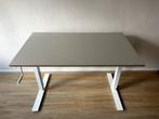 IKEA Trotten Bureau beige wit 120 x 70 verstelbaar zit/sta, Huis en Inrichting, Ophalen of Verzenden, In hoogte verstelbaar, Zo goed als nieuw