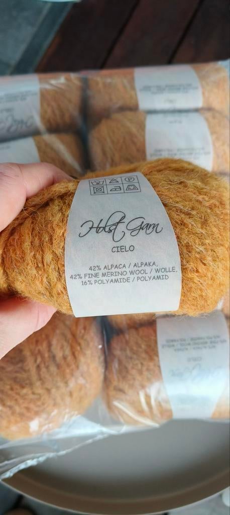 Holst Garn Cielo - Kleur 17 Chanterelle 10 bollen
