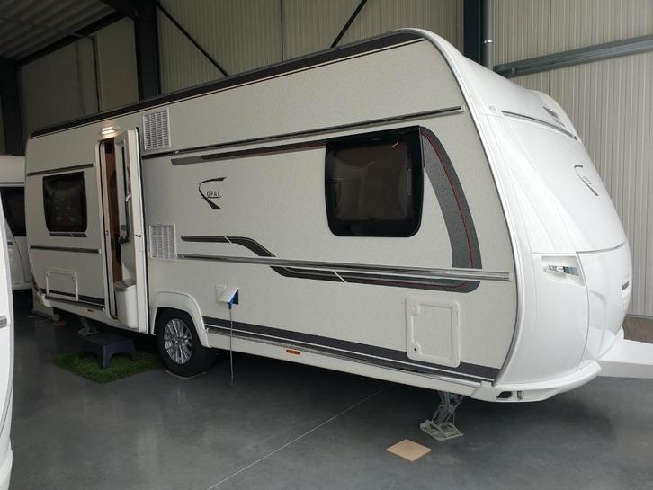 Prachtige Fendt Opal 2022, Caravans en Kamperen, Caravans, Particulier, tot en met 4, 1250 - 1500 kg, Rondzit, Fendt, Frans bed