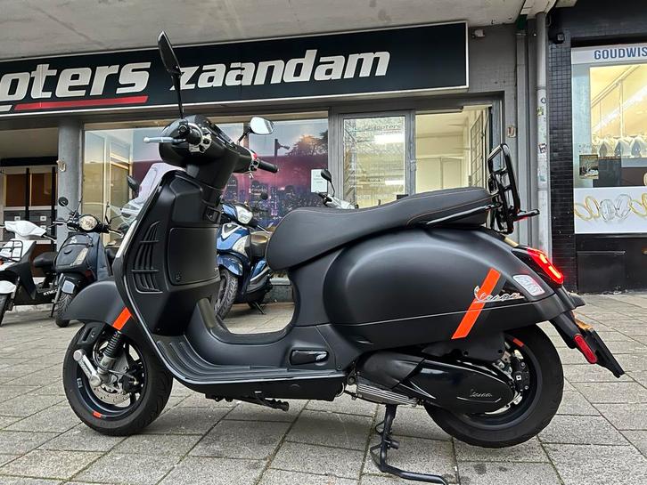 Vespa gts super 300 2023 nette staat!, Motoren, Motoren | Piaggio, Bedrijf, Scooter, 1 cilinder, ABS, LED Verlichting, Traction Control