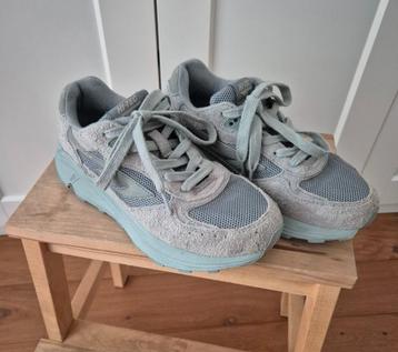Hi-Tec sneaker lichtblauw beschikbaar voor biedingen