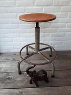 Vintage retro kruk werkkruk draaikruk industrieel jaren 60., Huis en Inrichting, Ophalen, In hoogte verstelbaar, Gebruikt, IJzer