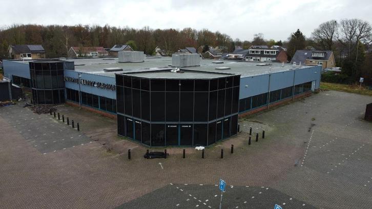 Staalconstructies, wanden en dakplaten ca 2300m2, Doe-het-zelf en Verbouw, Metalen, Zo goed als nieuw, IJzer, Ophalen