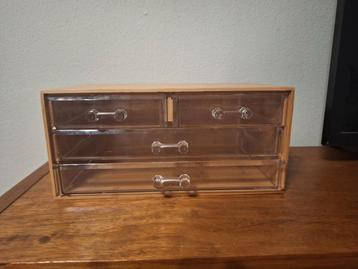 Pennenbakje/Sieradendoosje met lades beschikbaar voor biedingen