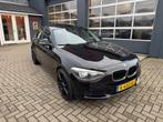 BMW 1-serie 116i Business+/ Schuifdak / Carplay / Stoelverw., Auto's, 1-Serie, Gebruikt, 4 cilinders, Zwart
