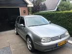 Volkswagen Golf 1.6 77KW 2003 Grijs Nieuwe Apk!, Voorwielaandrijving, Stof, Zwart, Handgeschakeld