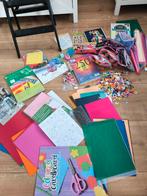 Knutselspullen, papier, sticker, stempels, lijm en nog meer, Ophalen of Verzenden, Gebruikt