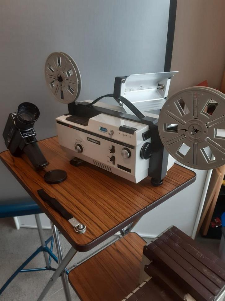 Vintage Filmprojector met Banden en Scherm, Audio, Tv en Foto, Diaprojectors, Gebruikt, Met scherm, Ophalen