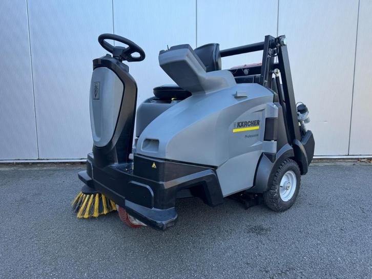 KARCHER Veeg-/zuigmachine KM 105/110 R Bp Pack, Tuin en Terras, Veegmachines, Zo goed als nieuw, Ophalen of Verzenden