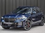 BMW X5 xDrive50e M-SPORT PRO | PANORAMADAK | ACHTERAS BESTUR, Gebruikt, 2395 kg, Met garantie (alle), Blauw