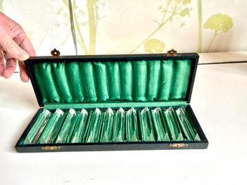 Antieke kristallen messenlegger in originele doos beschikbaar voor biedingen