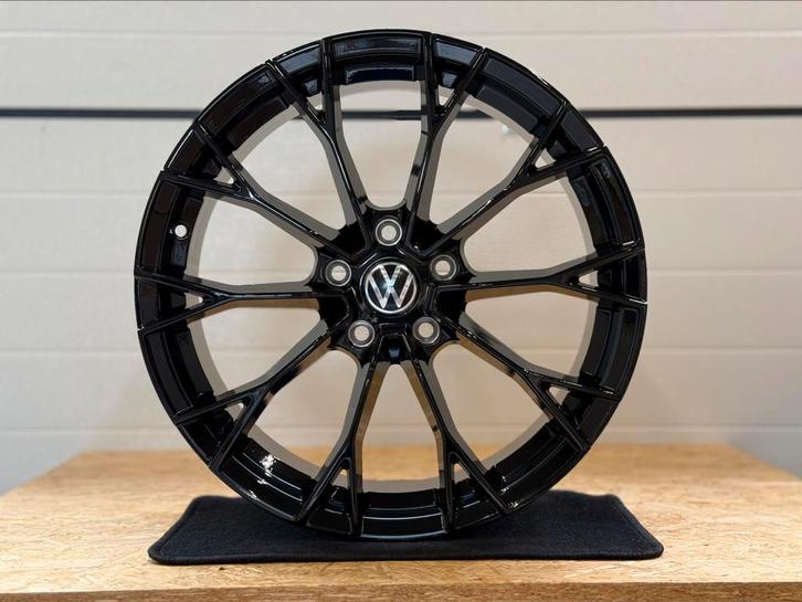 Nieuw Setje 19” Volkswagen Warmenau Velgen Golf 8,5R, Auto-onderdelen, Banden en Velgen, Velg(en), All Season, 19 inch, 235 mm