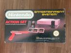 Nes Action Set incl Doos, Ophalen of Verzenden, Zo goed als nieuw, Met 2 controllers, Met games