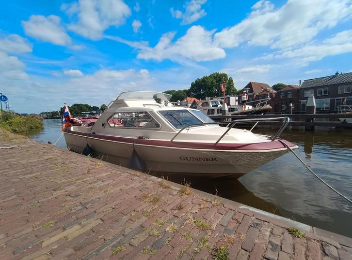 Skibsplast 585 met 30pk vaarbewijs vrij en met korting, Watersport en Boten, Motorboten en Motorjachten, Gebruikt, Polyester, Benzine
