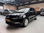 Volkswagen Polo 2015, 5drs, nw apk, airco, goed onderhouden!, Voorwielaandrijving, 40 €/maand, Zwart, Handgeschakeld