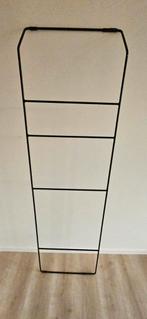 Wandrek voor kleding of voor in de badkamer, Ophalen