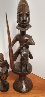 Twee Afrikaanse houten beelden., Antiek en Kunst, Kunst | Niet-Westerse kunst, Ophalen of Verzenden