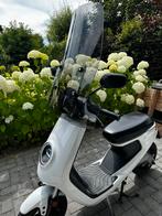 Zeer nette NIU E-Scooter, Elektrisch, Zo goed als nieuw, Ophalen, Overige merken