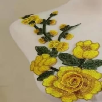 2x Kantapplicatie met 3D Bloemen beschikbaar voor biedingen