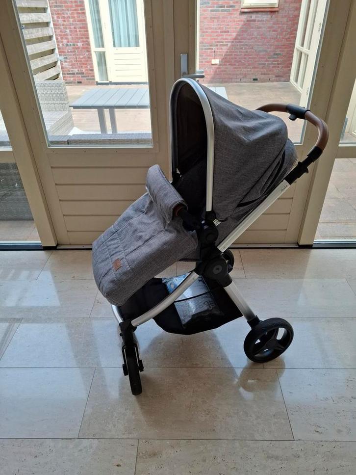 Grijze Qute Q-Move wieg en buggy in één -in hele goede staat, Kinderen en Baby's, Kinderwagens en Combinaties, Gebruikt, Combiwagen