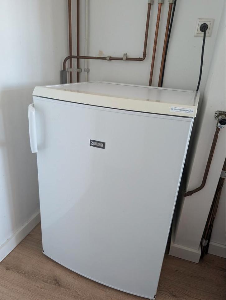 Tafelmodel koelkast met vriesvak, Witgoed en Apparatuur, Koelkasten en IJskasten, Gebruikt, Met vriesvak, 100 tot 150 liter, 85 tot 120 cm
