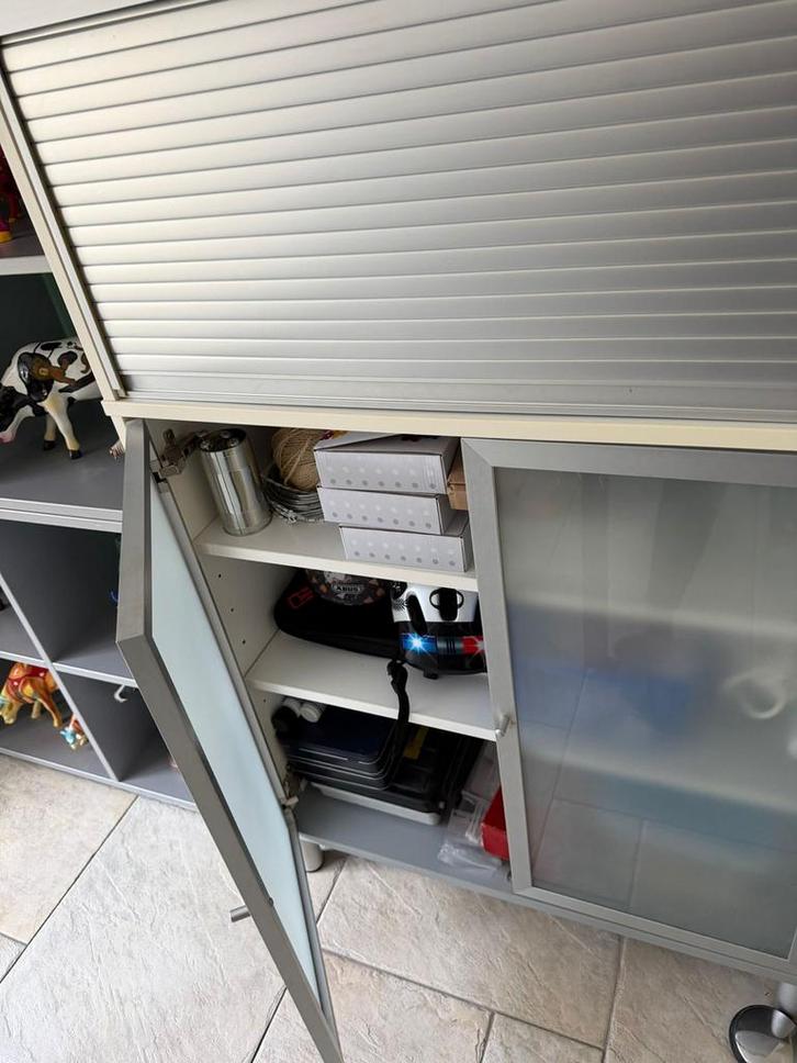 Kast met roldeur en glazen deuren, Huis en Inrichting, Kasten | Lockerkasten, Zo goed als nieuw, Ophalen of Verzenden