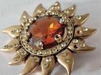 Broche met goudvergulde zon en carneool edelsteen, Sieraden, Tassen en Uiterlijk, Broches, Gebruikt, Verzenden, Minder dan 4 cm