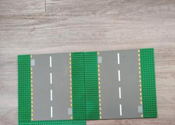 2 Lego City wegenplaten wegplaten groen grijs  beschikbaar voor biedingen