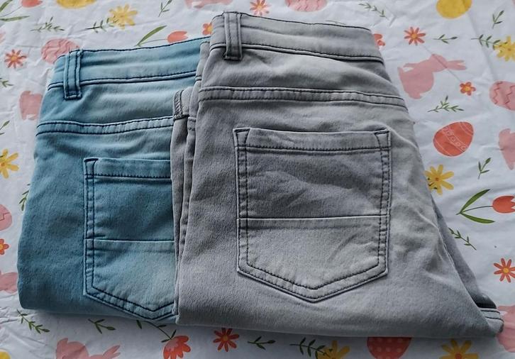 Twee shorts van jogdenim maat 146/152 Hema
Grijs en blauw, Kinderen en Baby's, Kinderkleding | Maat 146, Gebruikt, Jongen, Broek