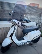 Vespa sprint E5  **nieuwstaat** full option, Fietsen en Brommers, Scooters | Vespa, Ophalen, Zo goed als nieuw, Benzine
