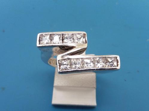 Zilveren damesring met zirkonia                         Z144, Sieraden, Tassen en Uiterlijk, Ringen, Gebruikt, Dame, 18 tot 19