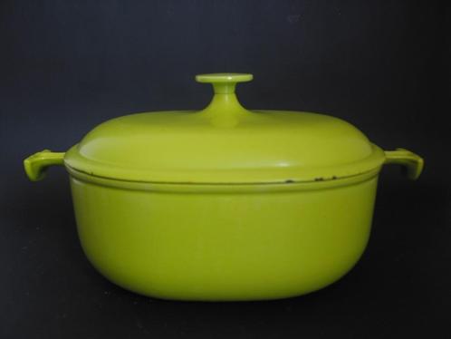 design stoofpot la mama Enzo Mari, gietijzer, lime, creuset, Huis en Inrichting, Keuken | Potten en Pannen, Gebruikt, Overige typen