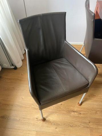 4 Eetkamer stoelen beschikbaar voor biedingen