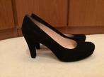 Prachtige vrouwelijke hakken/ pumps van Unisa, 36., Kleding | Dames, Schoenen, Zwart, Ophalen of Verzenden, Unisa, Sneakers of Gympen
