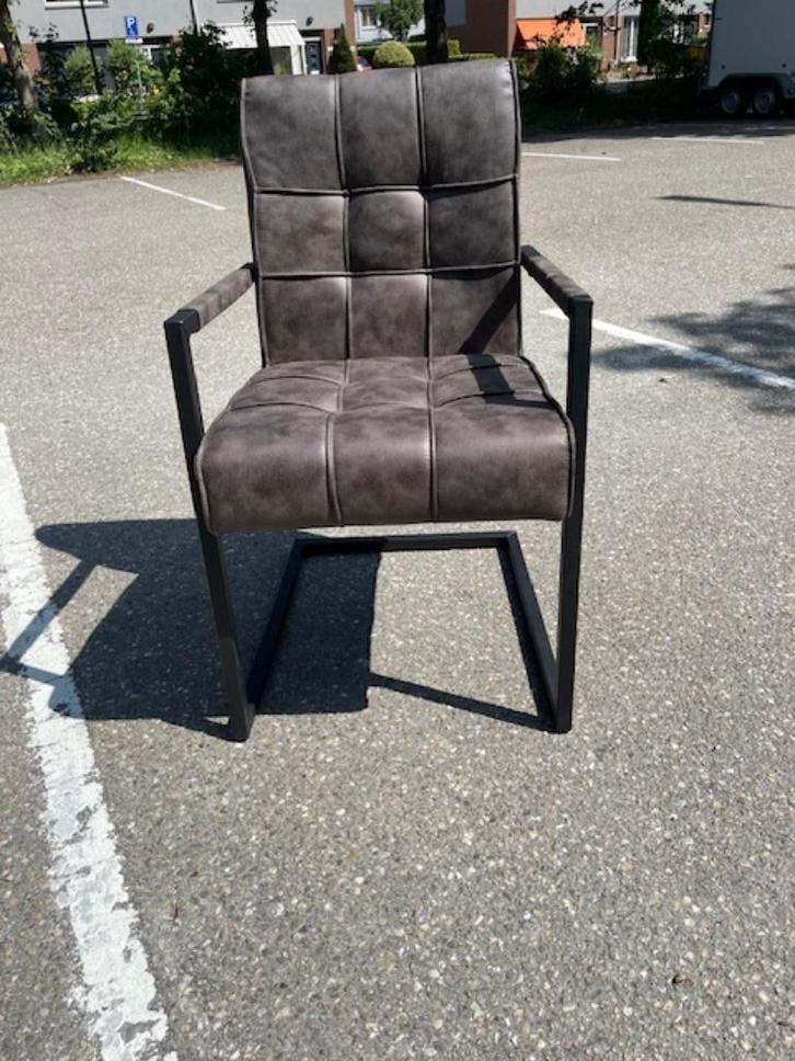 Eetkamerstoel industriële antraciet armsteun  super actie, Huis en Inrichting, Stoelen, Nieuw, Vijf, Zes of meer stoelen, Stof
