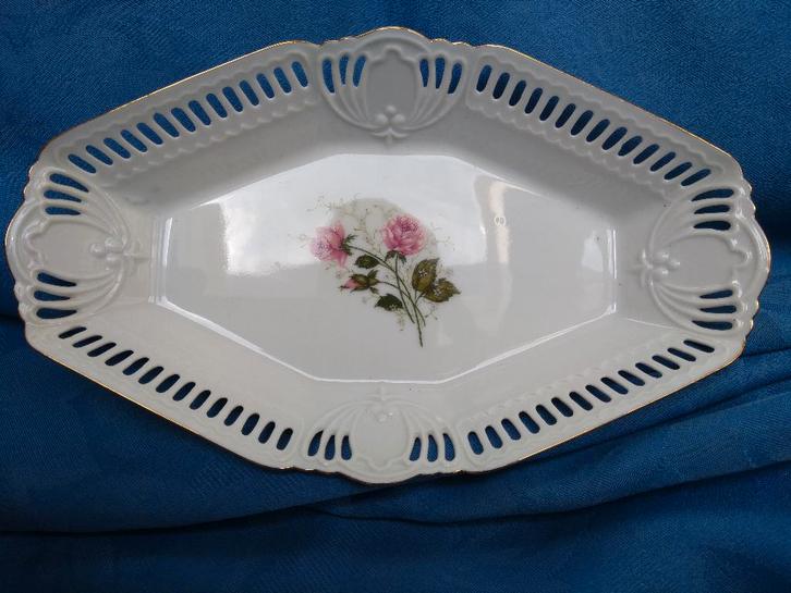 8-kant SCHAALTJE 20,5x 12,5 cm, met ozierrand, van TETTAU, Antiek en Kunst, Antiek | Servies los, Ophalen of Verzenden