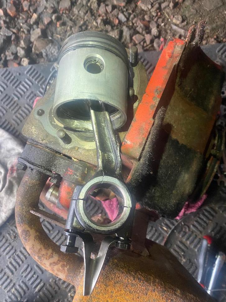 Gezocht Gutbrod 1030/1031 (motoronderdeel), Tuin en Terras, Zitmaaiers, Ophalen of Verzenden