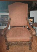 Oude houtsnijwerk kasteel stoel of fauteuil, Ophalen