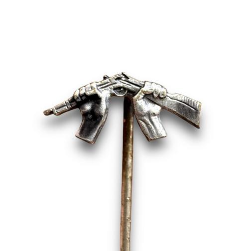 Gebroken geweertje | pacifisme speldje, Verzamelen, Militaria | Tweede Wereldoorlog, Landmacht, Embleem of Badge, Nederland, Ophalen of Verzenden