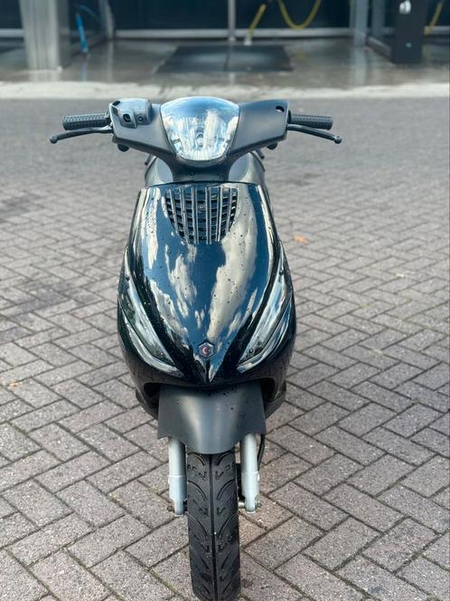 Piaggio Zip, Fietsen en Brommers, Scooters | Piaggio, Zo goed als nieuw, Zip, Benzine, Ophalen