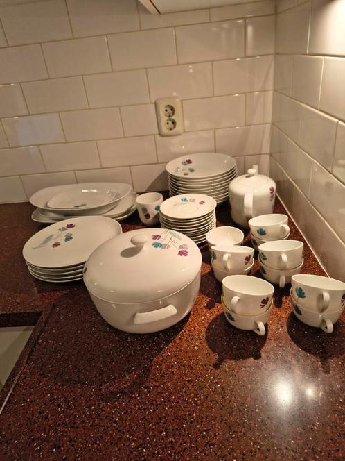 Arzberg servies jaren 70 33-delig, Huis en Inrichting, Keuken | Servies, Gebruikt, Overige typen, Overige stijlen, Porselein, Ophalen
