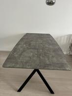 Betonlook tafel 190cm met zwarte spinpoten, Ophalen, 200 cm of meer, 50 tot 100 cm, Zo goed als nieuw