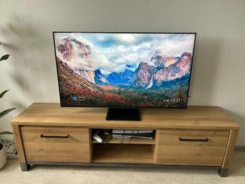 TV Meubel nog maar 1 jaar oud! beschikbaar voor biedingen