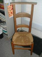 Antiek stoel kerkstoel hout laag rieten zitting bidstoel oud, Ophalen
