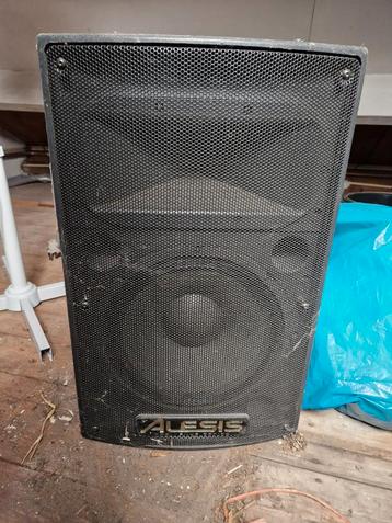 1x speaker te koop. beschikbaar voor biedingen