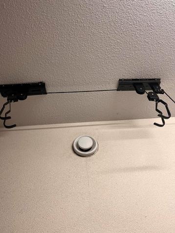 Fietslift - Ruimtebesparend! beschikbaar voor biedingen