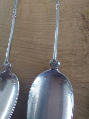 Zilveren lepeltjes bokkenpootjes beschikbaar voor biedingen
