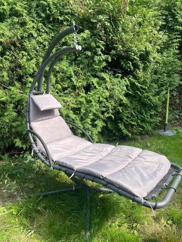 Hang-/schommel tuinstoel beschikbaar voor biedingen