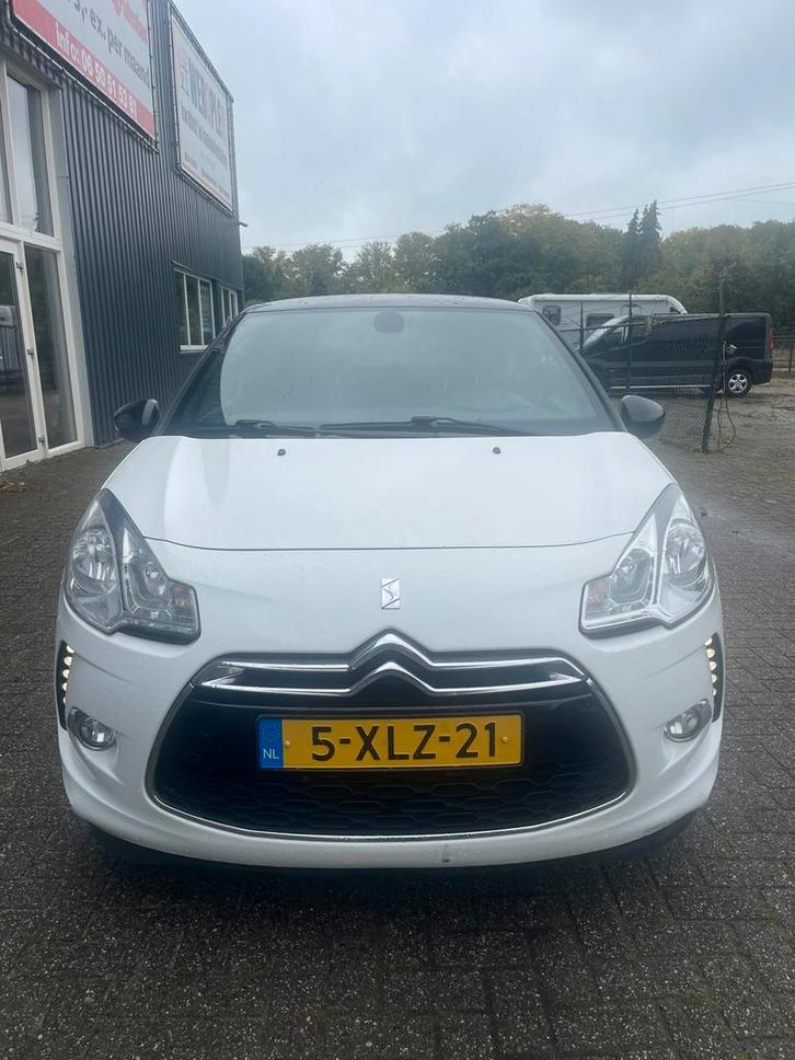 Citroën DS3 1.6 Hdif 73KW 2014 Wit Navigatie led mooi auto, Auto's, Citroën, Bedrijf, DS3, ABS, Airbags, Airconditioning, Alarm
