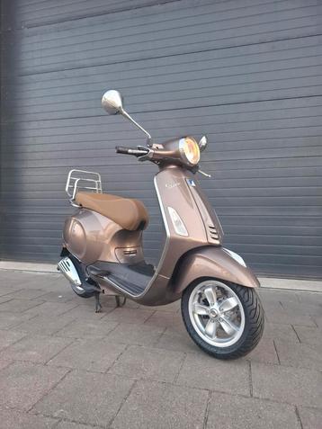 Leuke vespa primavera 4t beschikbaar voor biedingen